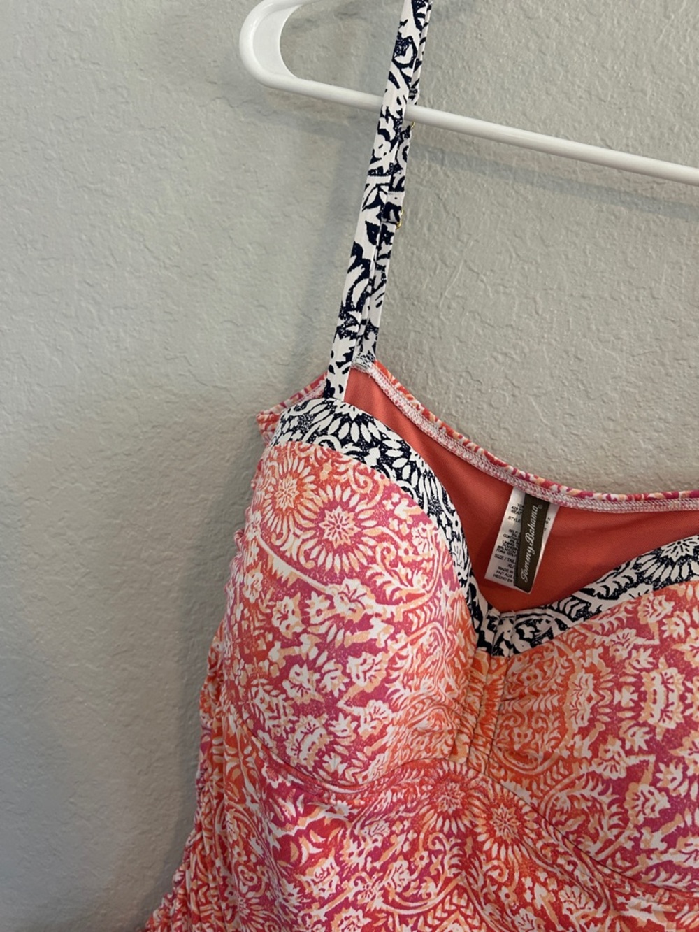 Sexy Tommy Bahama Coral Printed Tankini Top with adjustable straps - Picture 5 of 9